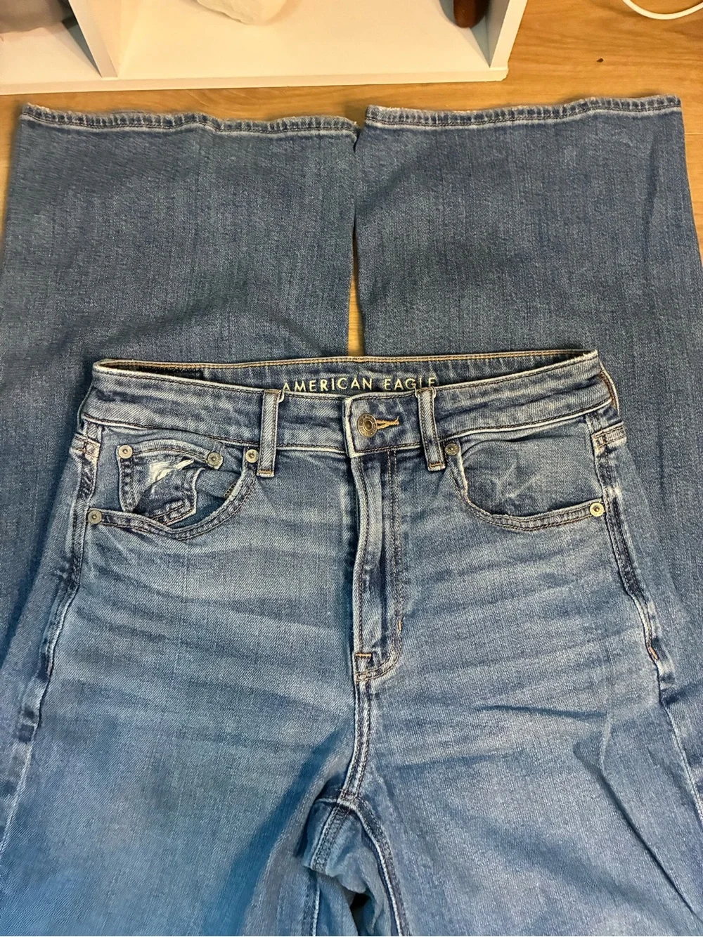 American Eagle Outfitters Light Wash Blue Jeans with Contrast Stitching